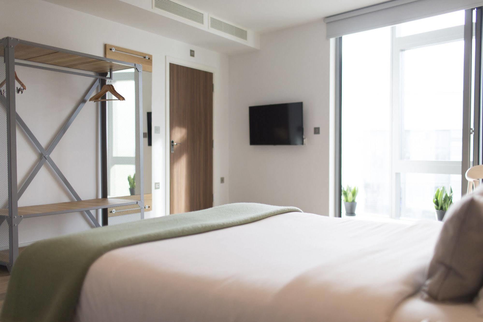 Aparthotel Adagio London Brentford Exterior foto